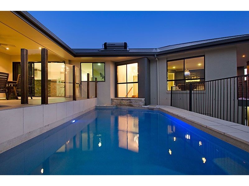 9 Pine Ridge Place, Little Mountain QLD 4551