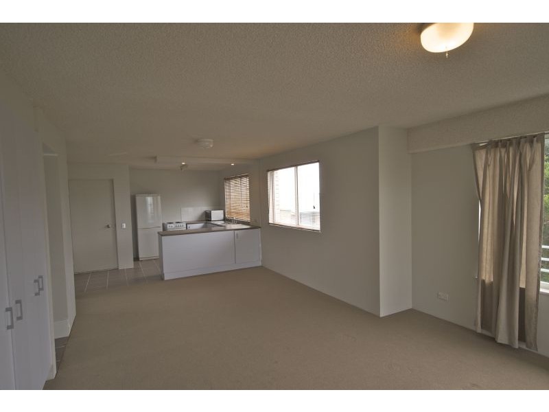 4/7 Queen Street, Moffat Beach QLD 4551