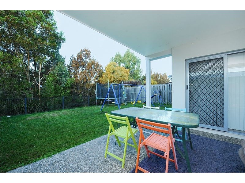 8 Andrew Ave, Little Mountain QLD 4551