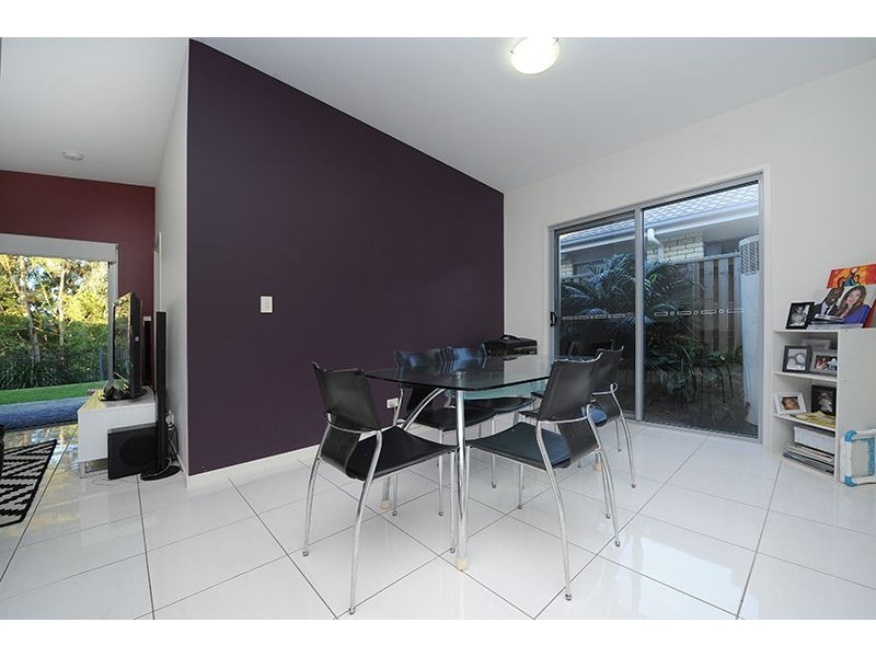 8 Andrew Ave, Little Mountain QLD 4551