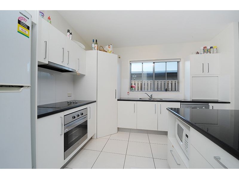 8 Andrew Ave, Little Mountain QLD 4551