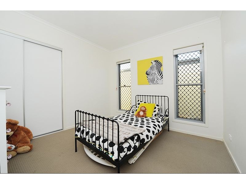8 Andrew Ave, Little Mountain QLD 4551