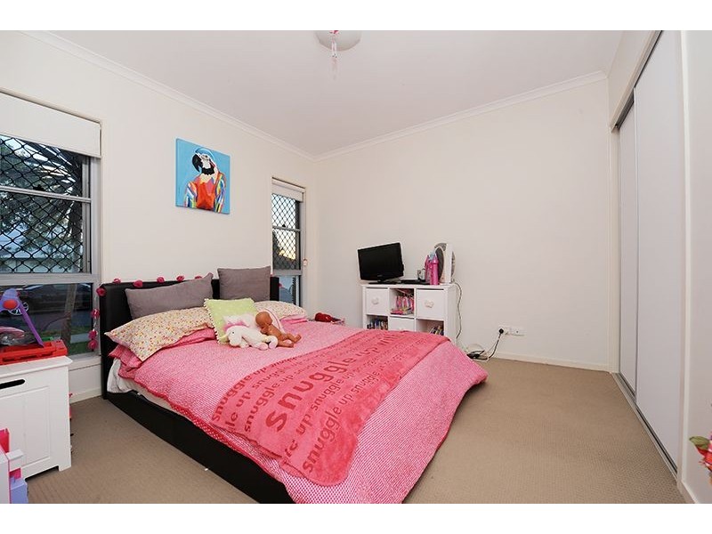 8 Andrew Ave, Little Mountain QLD 4551