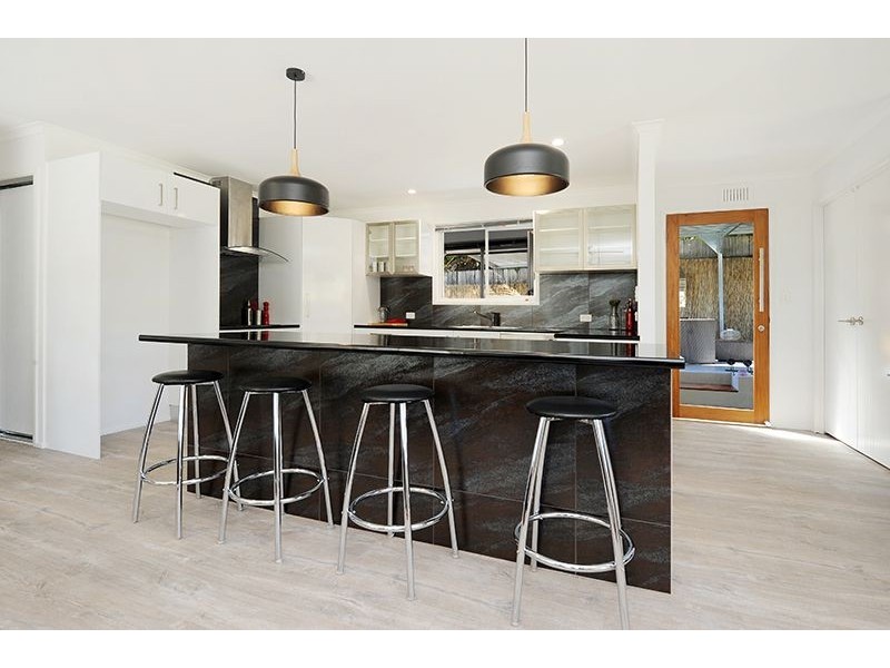 1 Jeffreys Court, Moffat Beach QLD 4551