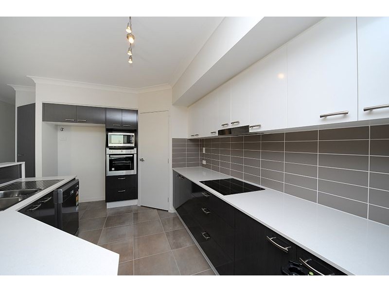 14 Forest View Way, Little Mountain QLD 4551