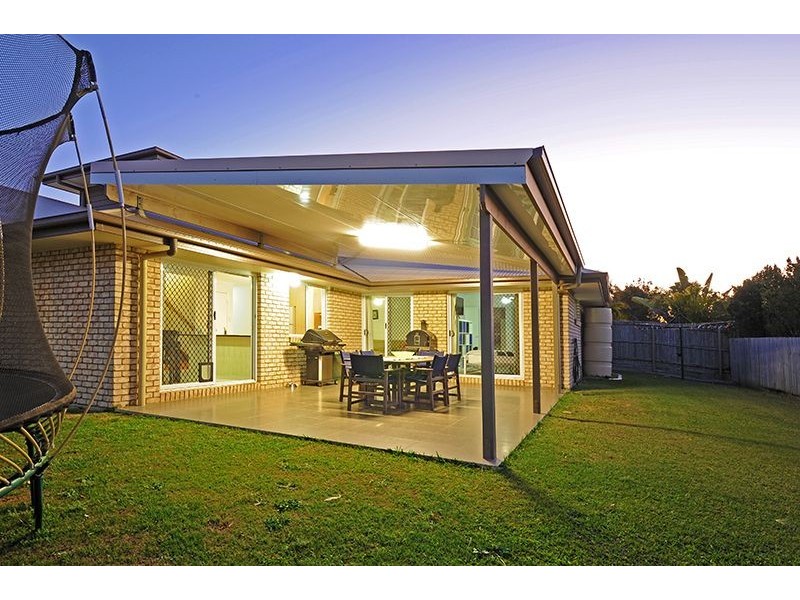 25 Anglia Place, Little Mountain QLD 4551