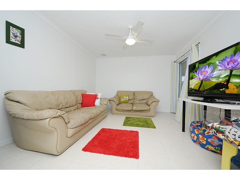 25 Anglia Place, Little Mountain QLD 4551