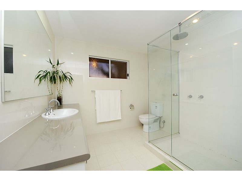 25 Anglia Place, Little Mountain QLD 4551