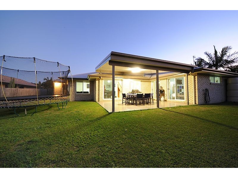 25 Anglia Place, Little Mountain QLD 4551