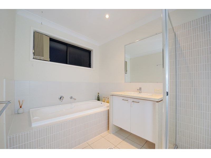 11 Tall Trees Way, Little Mountain QLD 4551