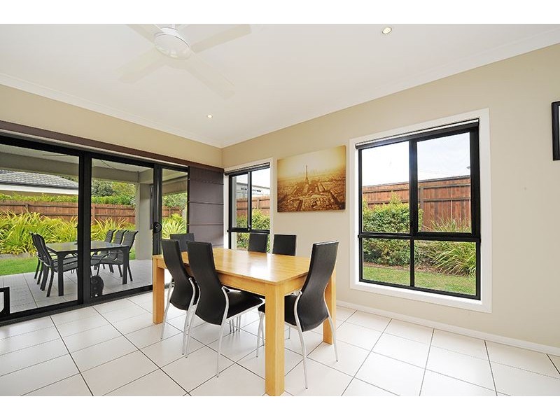 49 Hillview Crescent, Little Mountain QLD 4551