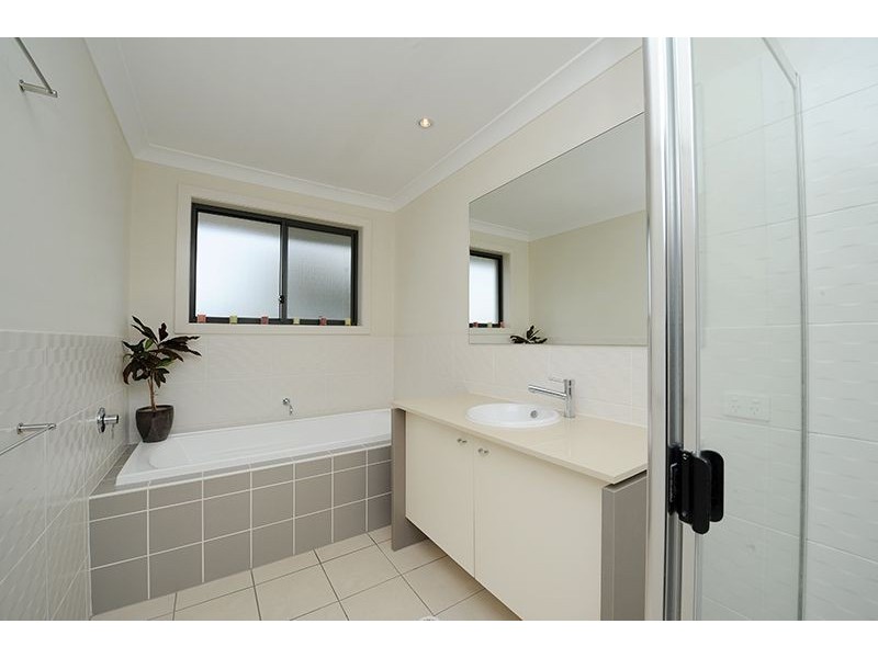 49 Hillview Crescent, Little Mountain QLD 4551