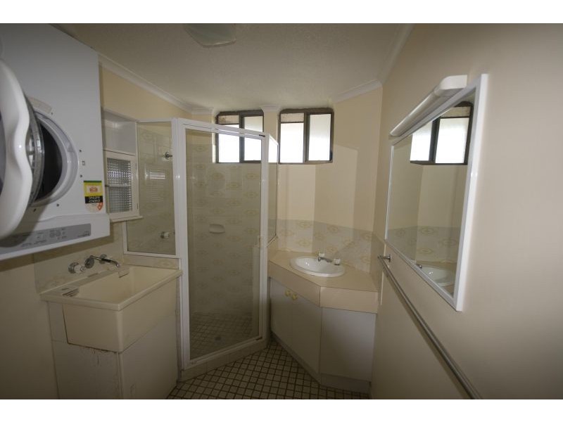8/35 Lower Gay Terrace, Kings Beach QLD 4551