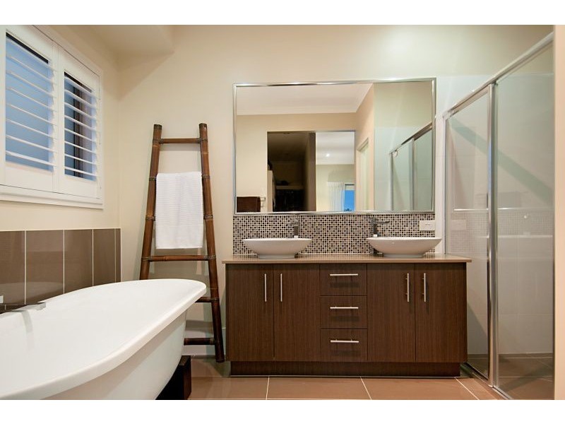 5 Francis Court, Pelican Waters QLD 4551