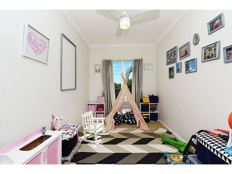 6 Drake Street, Golden Beach QLD 4551