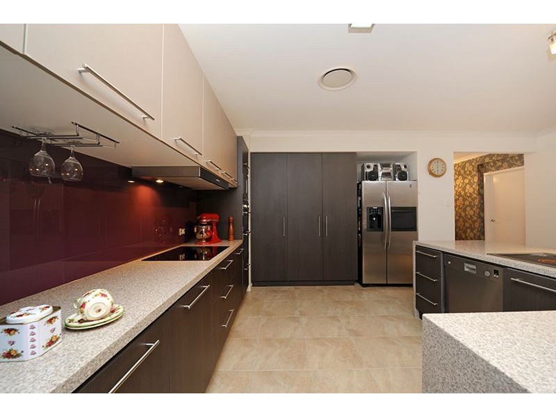 15 Acaciabark Place, Little Mountain QLD 4551