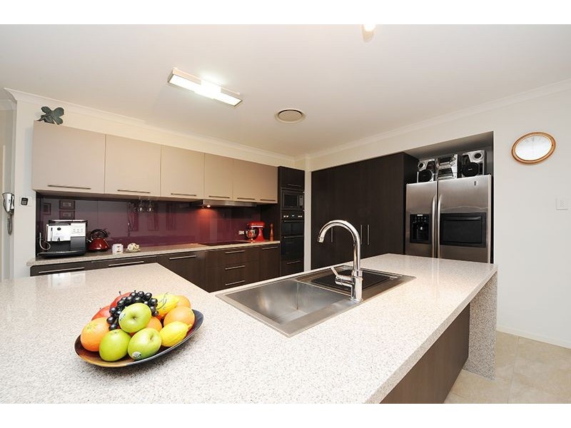 15 Acaciabark Place, Little Mountain QLD 4551