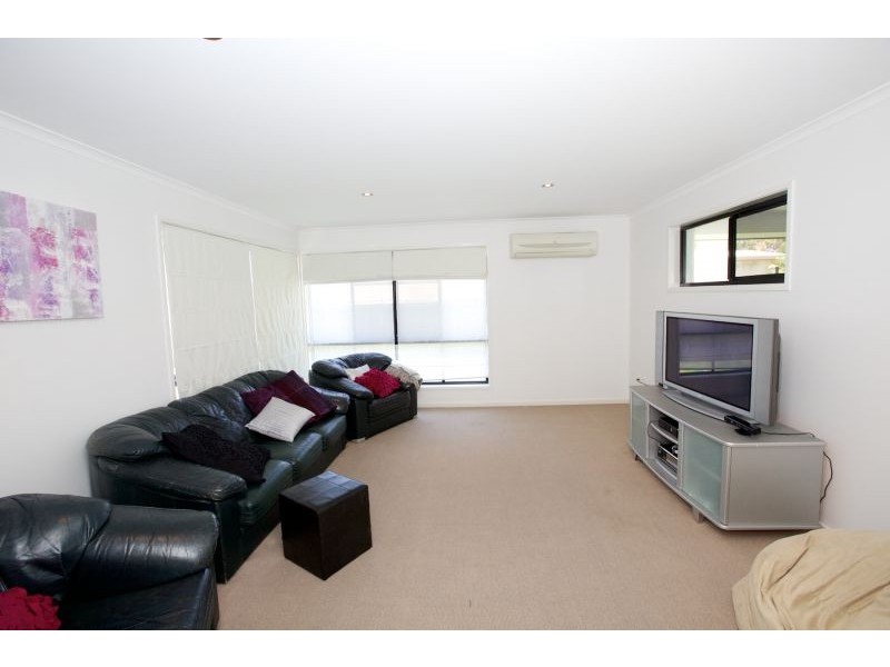 21 Somerset Lane, Little Mountain QLD 4551