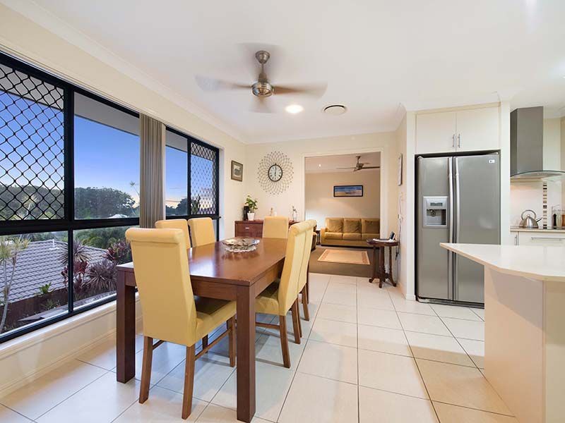 5 Pine Ridge Place, Little Mountain QLD 4551