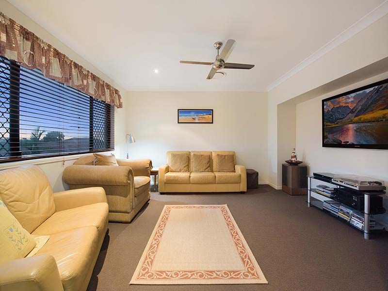 5 Pine Ridge Place, Little Mountain QLD 4551