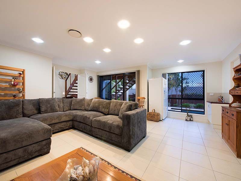 5 Pine Ridge Place, Little Mountain QLD 4551