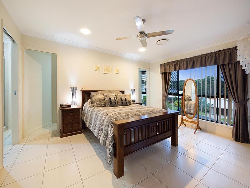 5 Pine Ridge Place, Little Mountain QLD 4551