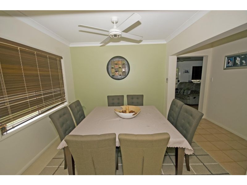 2 Hillside Court, Little Mountain QLD 4551