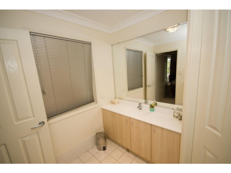 2 Hillside Court, Little Mountain QLD 4551