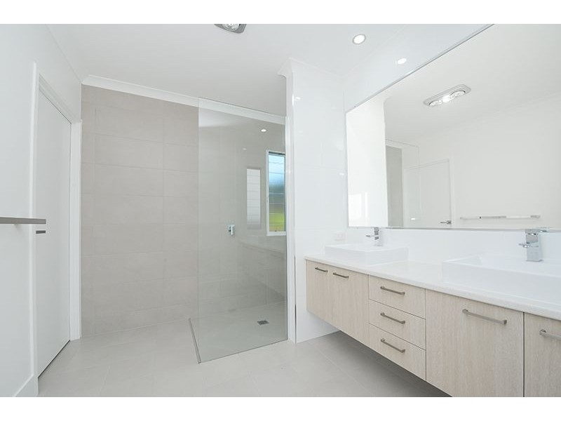 21 Highland Terrace, Little Mountain QLD 4551