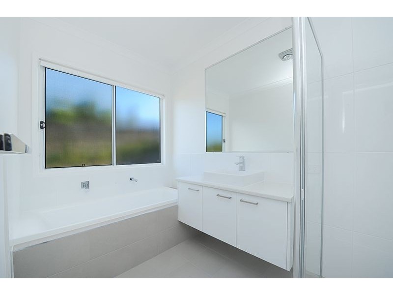 21 Highland Terrace, Little Mountain QLD 4551