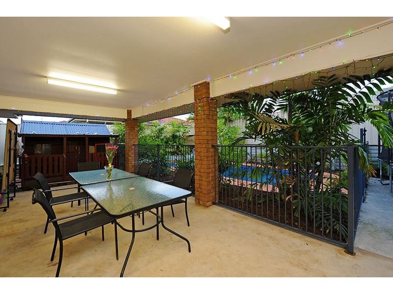 30 Hillview Crescent, Little Mountain QLD 4551
