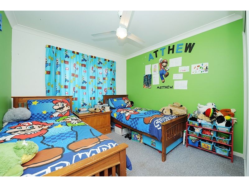 30 Hillview Crescent, Little Mountain QLD 4551