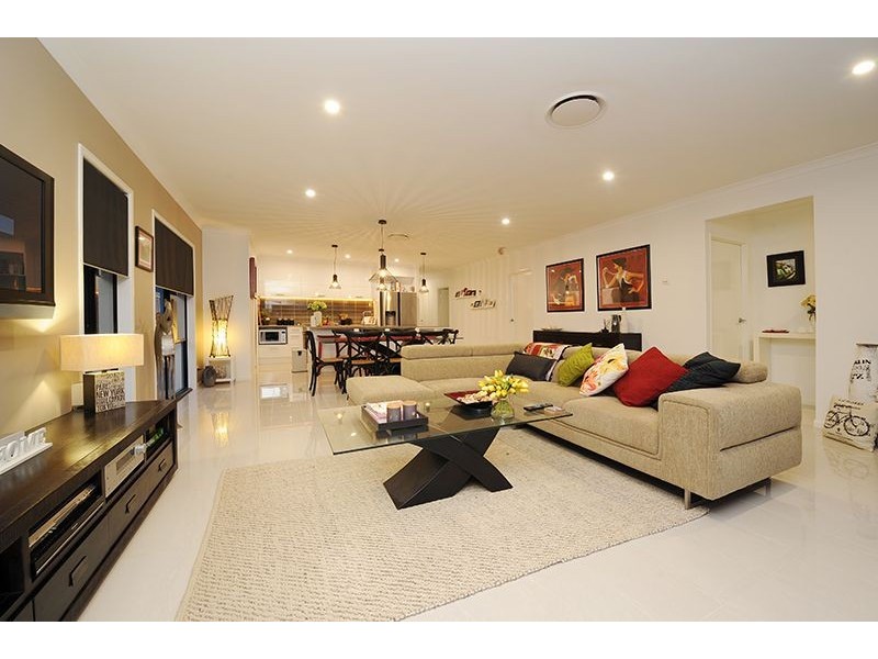 3 Leeside Street, Little Mountain QLD 4551