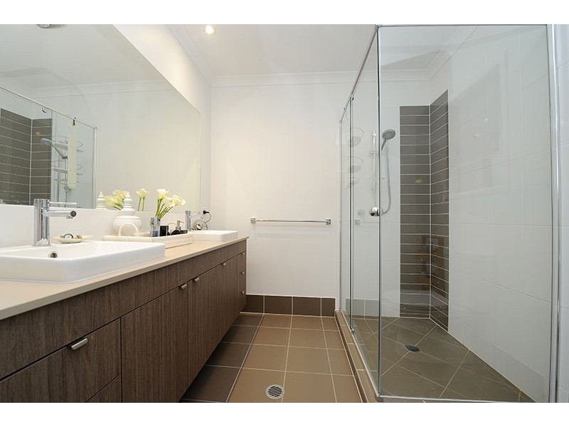 3 Leeside Street, Little Mountain QLD 4551