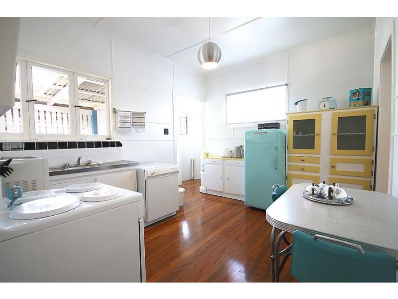 41 Palmer Ave, Golden Beach QLD 4551