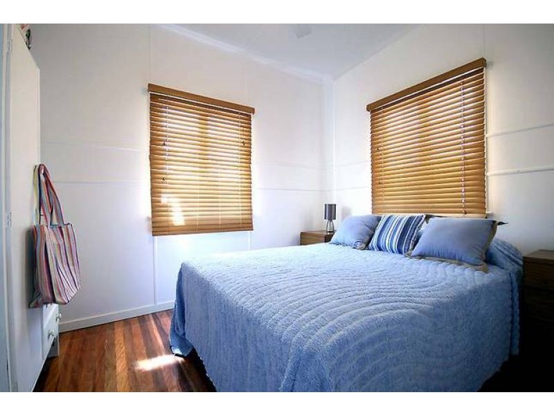 41 Palmer Ave, Golden Beach QLD 4551