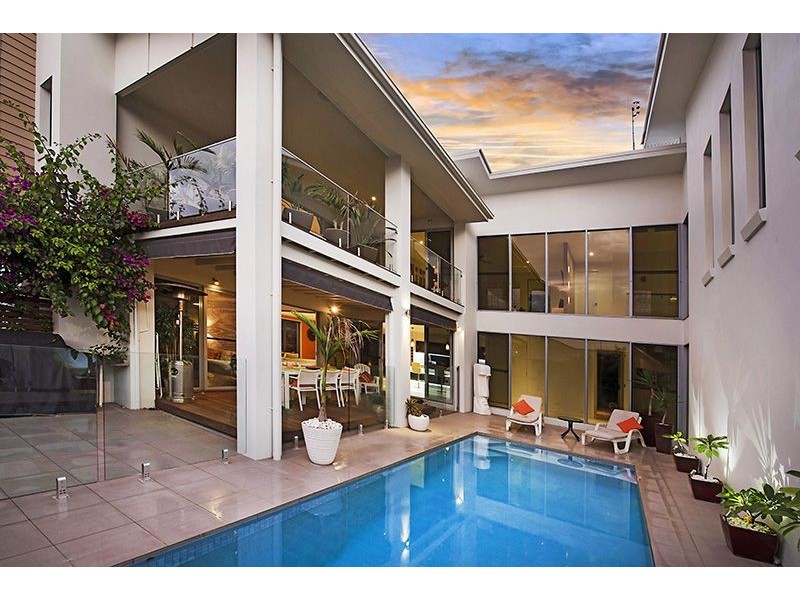 13 Middle Creek Rd, Little Mountain QLD 4551