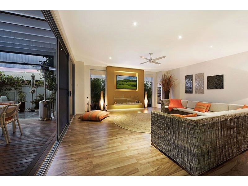 13 Middle Creek Rd, Little Mountain QLD 4551