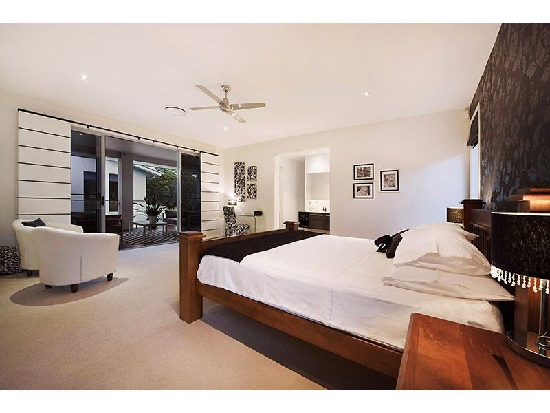 13 Middle Creek Rd, Little Mountain QLD 4551