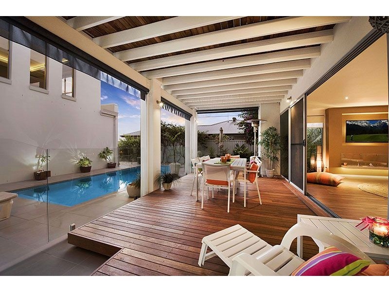 13 Middle Creek Rd, Little Mountain QLD 4551