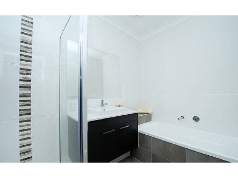 14 Forest View Way, Little Mountain QLD 4551