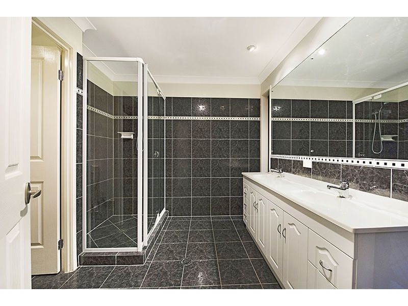 5 TULIPOAK COURT, Little Mountain QLD 4551