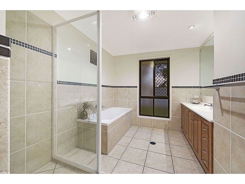 5 TULIPOAK COURT, Little Mountain QLD 4551