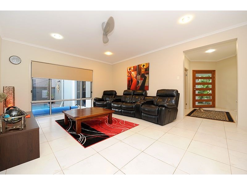 35 Hillview Crescent, Little Mountain QLD 4551