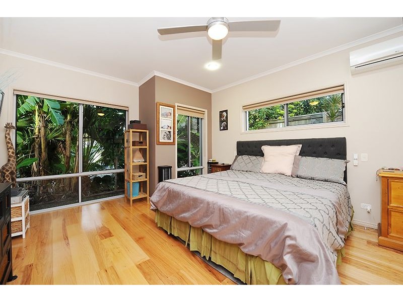 35 Hillview Crescent, Little Mountain QLD 4551