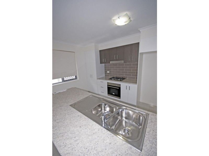 28 Highland Terrace, Little Mountain QLD 4551