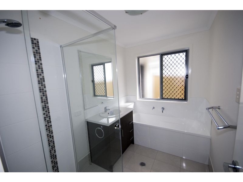 28 Highland Terrace, Little Mountain QLD 4551