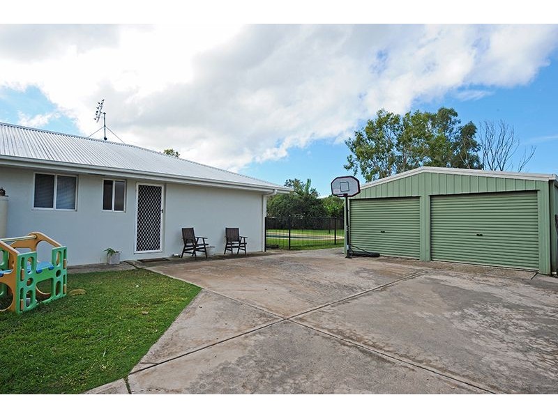 13 Flamingo Street, Little Mountain QLD 4551