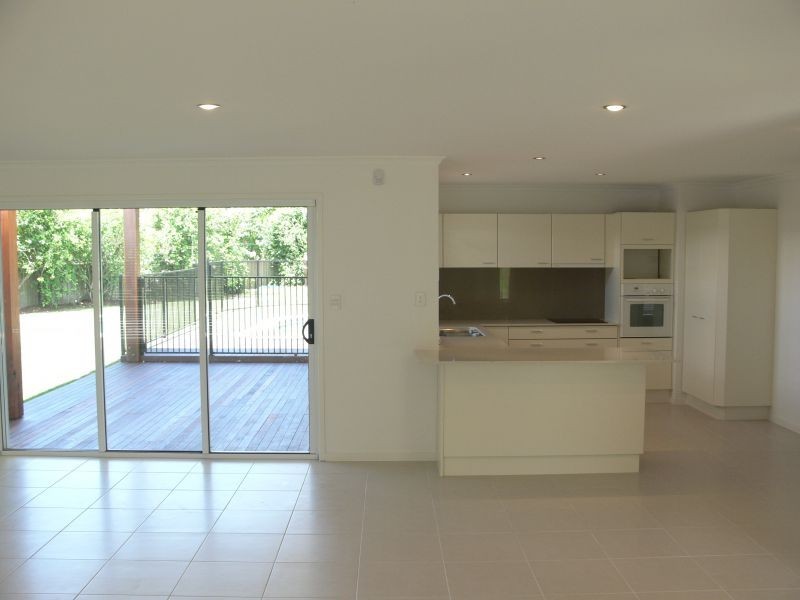 13 Flamingo Street, Little Mountain QLD 4551