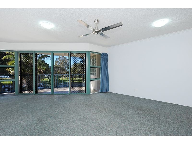 Unit 4/68 Esplanade, Golden Beach QLD 4551